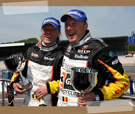 Marnix Vandermaesen et Steve Vanbellingen heureux de leur victoire en Division 2 Marnix Vandermaesen et Steve Vanbellingen heureux de leur victoire en Division 2